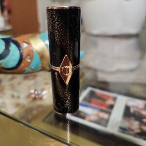 Charlotte Tilbury Hot Lips 2- JK Magic